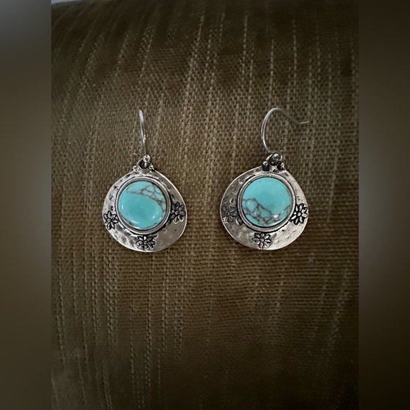 Fashion silver and faux turquoise dangle earrings - Picture 5 of 9
